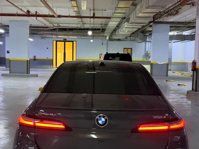 2025 بي ام دبليو الفئة السابعة 735أي