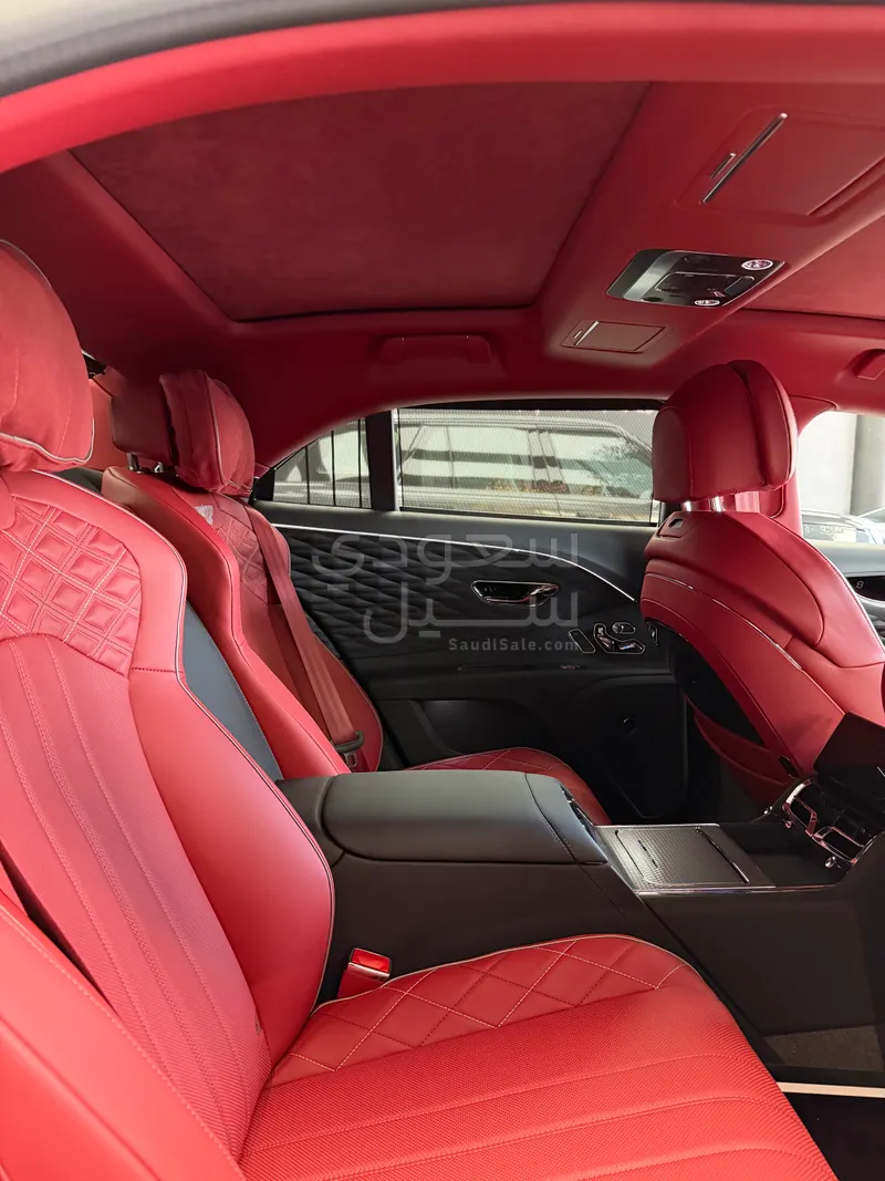 2024 بنتلي كونتيننتل فلاينج سبير مولينر