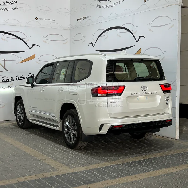 2026 تويوتا لاند كروزر جي اكس ار