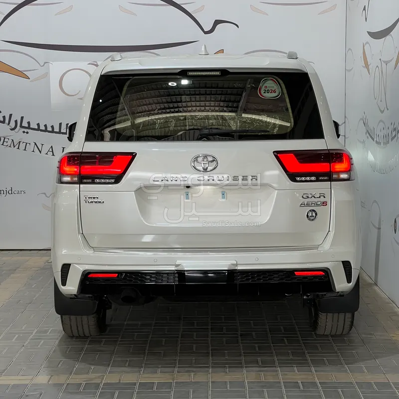 2026 تويوتا لاند كروزر جي اكس ار