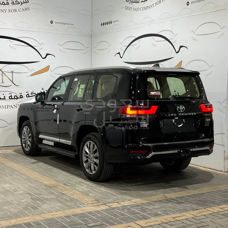2026 تويوتا لاند كروزر جي اكس ار4