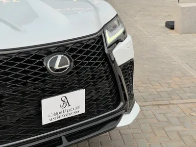 2025 لكزس إل إكس 600