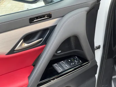 2025 لكزس إل إكس 600