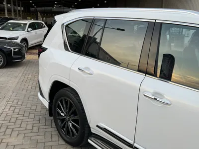 2025 لكزس إل إكس 600