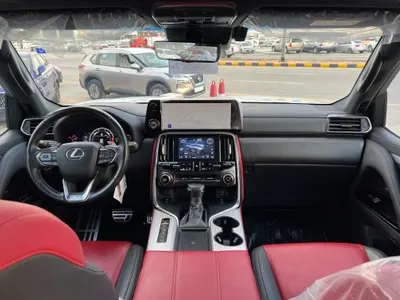 2025 لكزس إل إكس 600