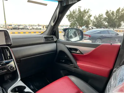 2025 لكزس إل إكس 600