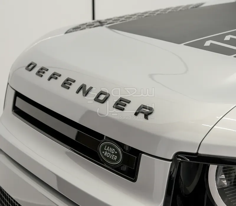 2024 لاند روفر ديفيندر 110