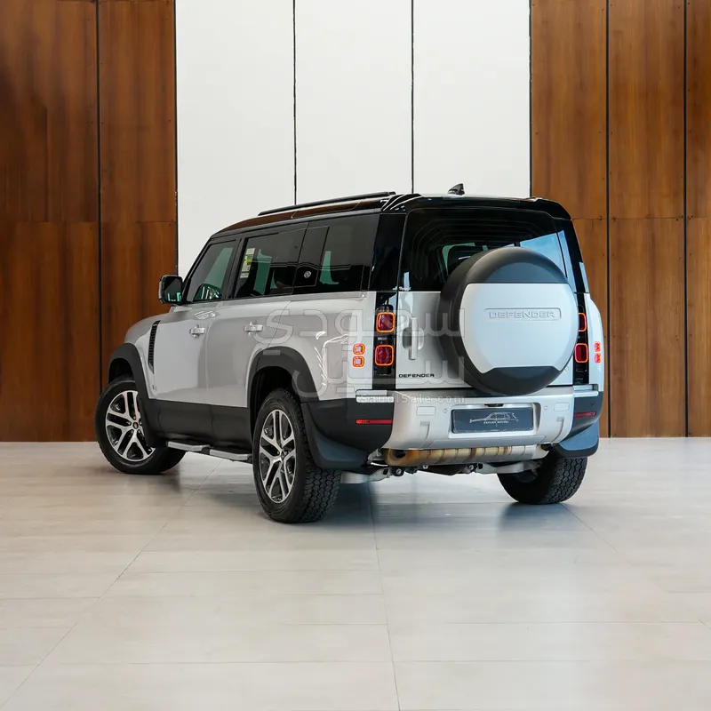 2024 لاند روفر ديفيندر 110