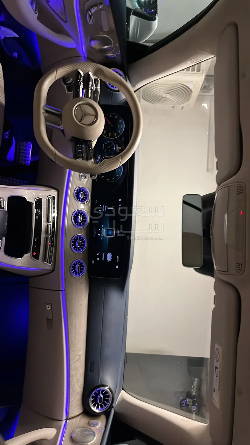 2022 مرسيدس - بنز إي 300 كوبيه