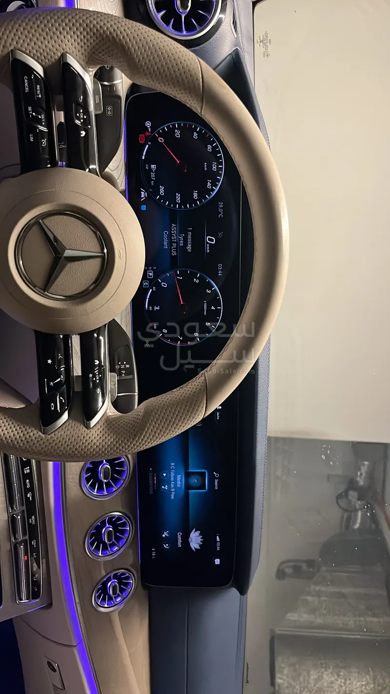 2022 مرسيدس - بنز إي 300 كوبيه