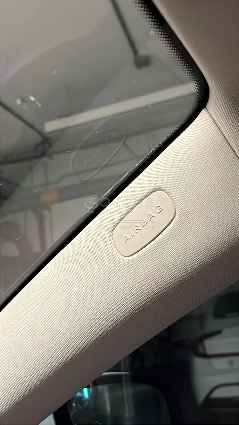 2022 مرسيدس - بنز إي 300 كوبيه