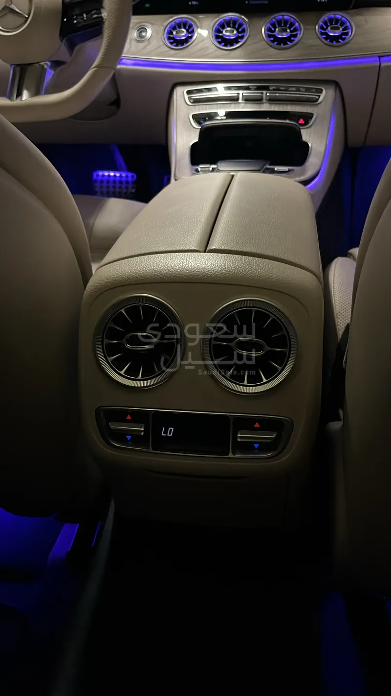 2022 مرسيدس - بنز إي 300 كوبيه