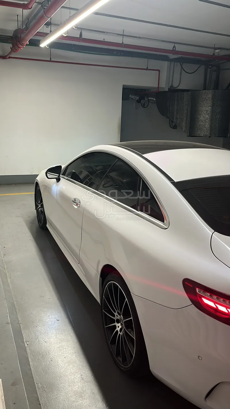 2022 مرسيدس - بنز إي 300 كوبيه