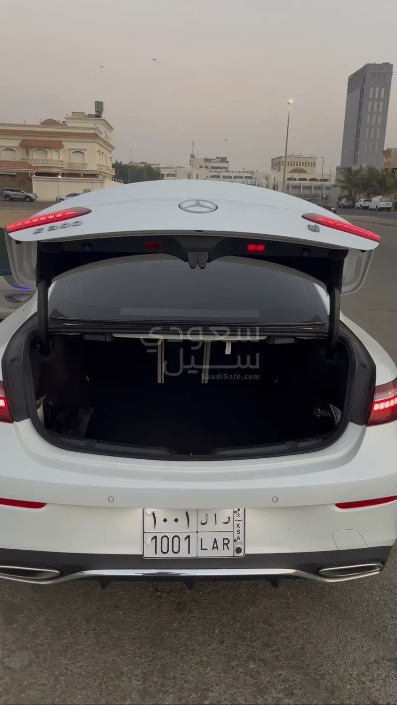 2022 مرسيدس - بنز إي 300 كوبيه