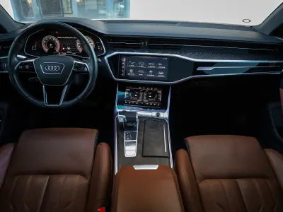 2022 اودي اي 7 55 تي اف اس اي