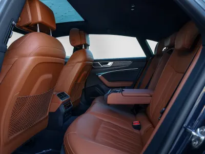 2022 اودي اي 7 55 تي اف اس اي