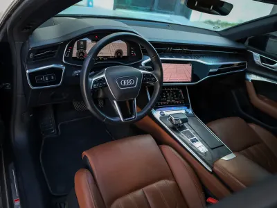 2022 اودي اي 7 55 تي اف اس اي