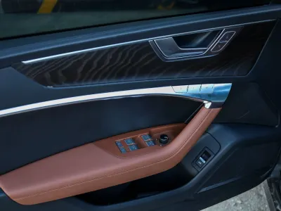 2022 اودي اي 7 55 تي اف اس اي