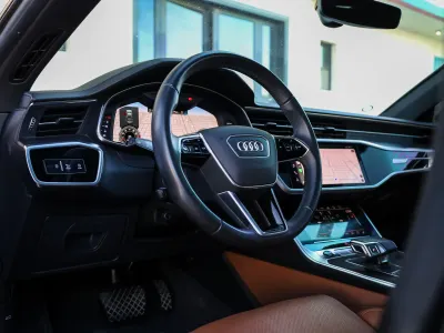 2022 اودي اي 7 55 تي اف اس اي