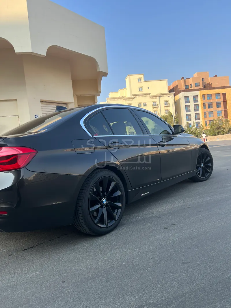 2018 بي ام دبليو الفئة الثالثة 320 أي