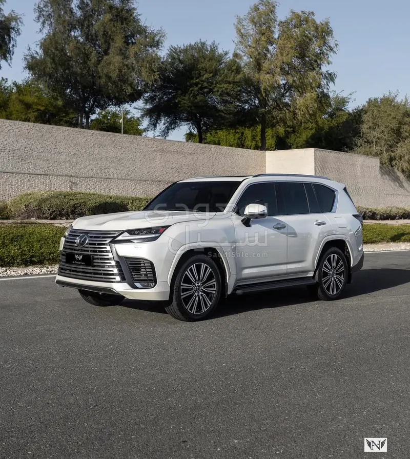 2023 لكزس إل إكس 600