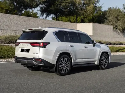 2023 لكزس إل إكس 600