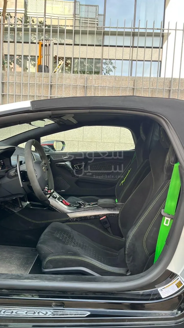 2018 لمبرجيني هوراكان بيرفورمانت