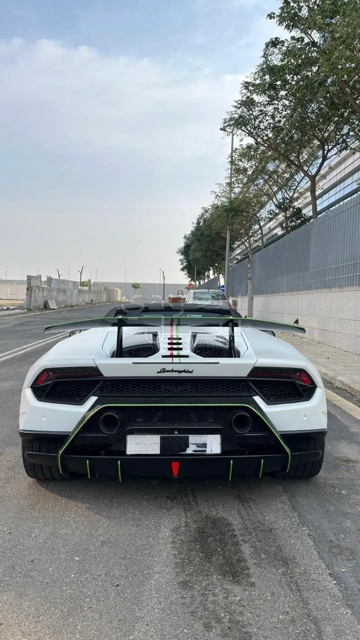 2018 لمبرجيني هوراكان بيرفورمانت