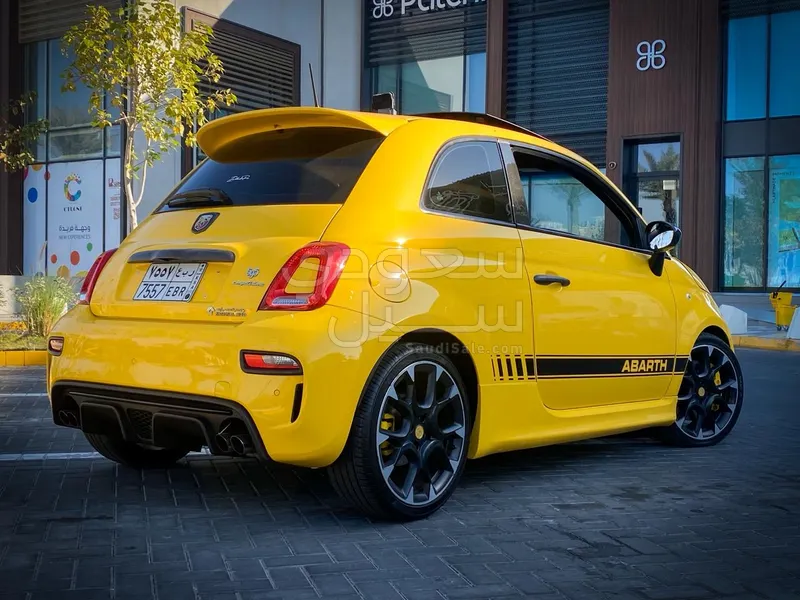 2020 فيات ابارث 595 كومبيتزيون