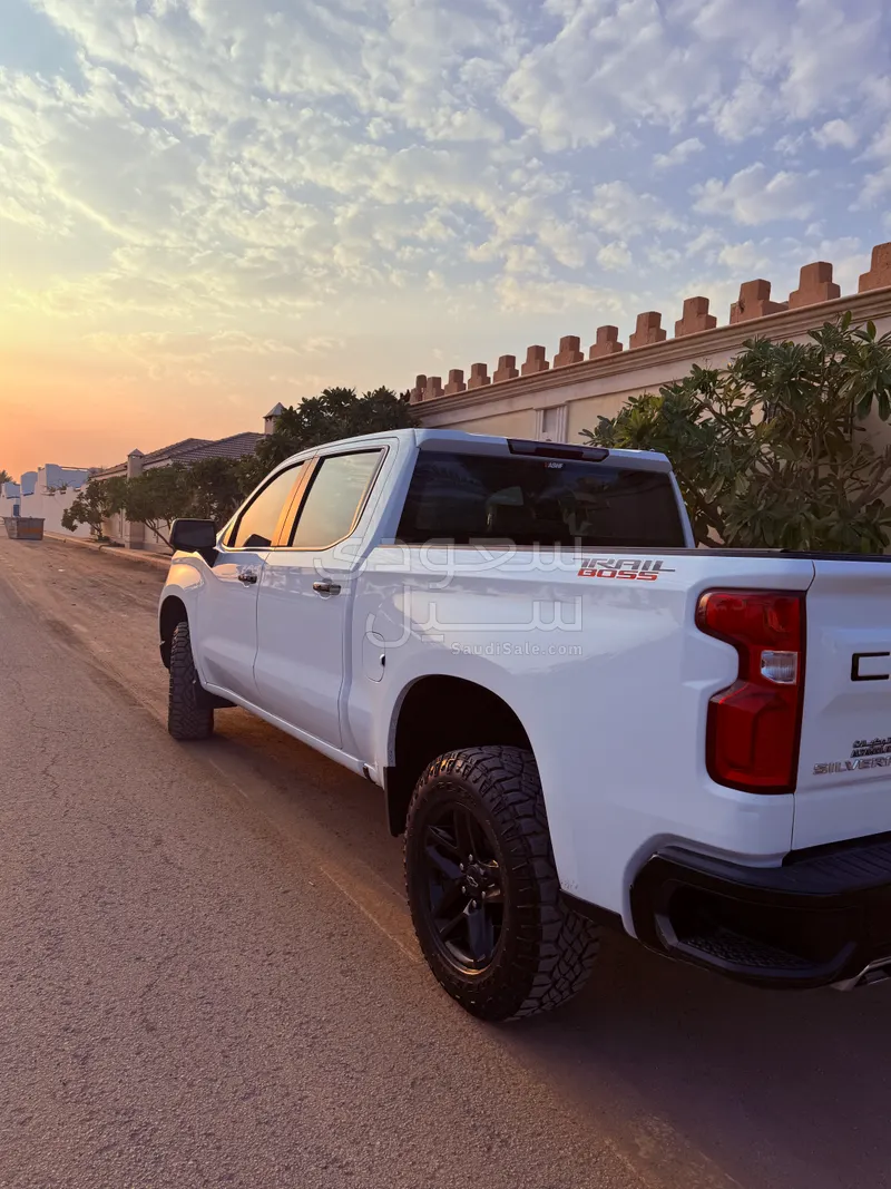 2023 شفروليه سلفرادو زد 71