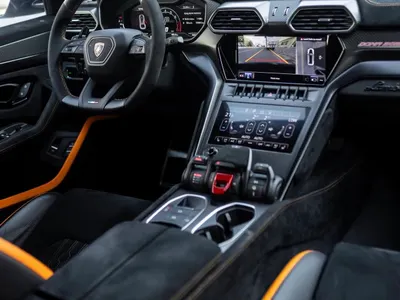 2023 لمبرجيني اوروس بيرفورمانتي