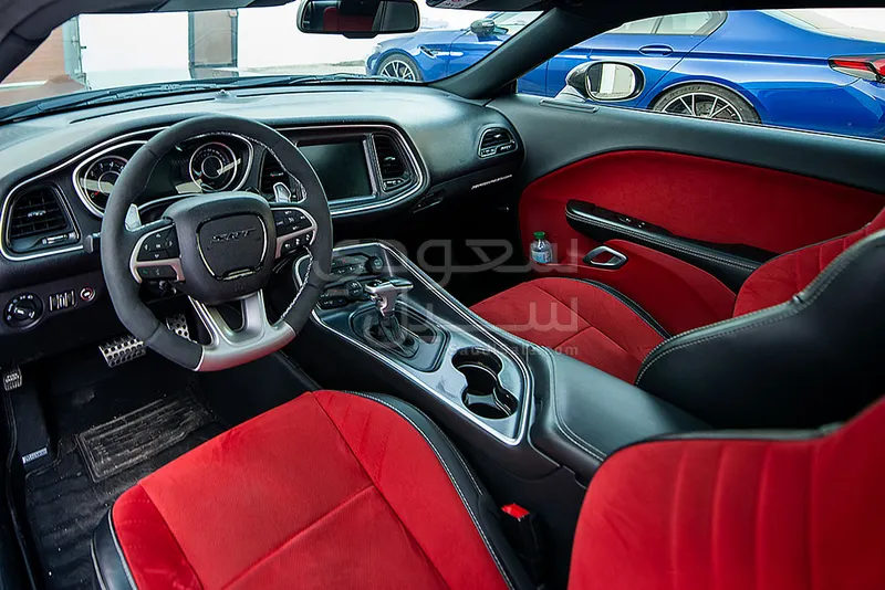 2015 دودج تشالنجر اس ار تي 8