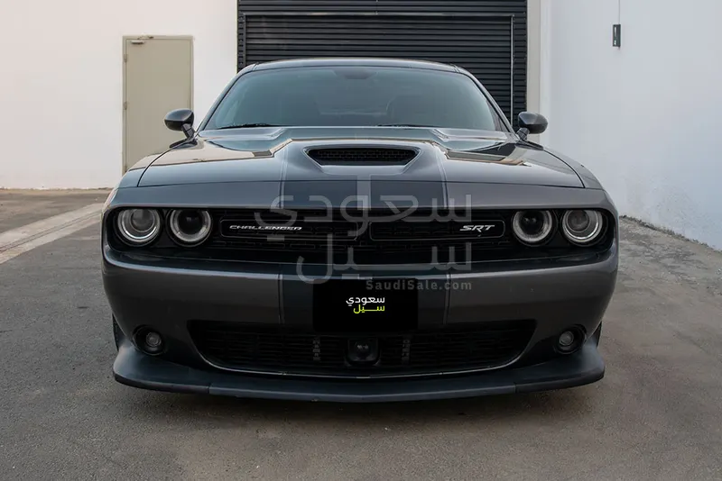 2015 دودج تشالنجر اس ار تي 8