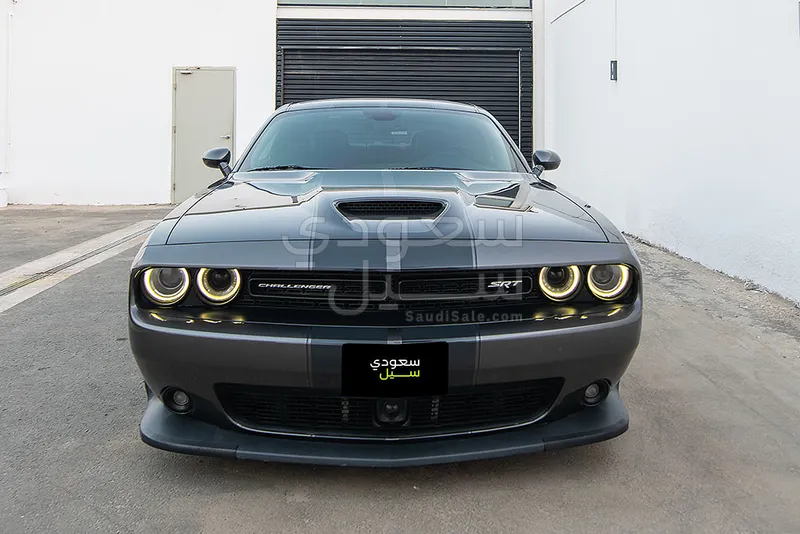 2015 دودج تشالنجر اس ار تي 8