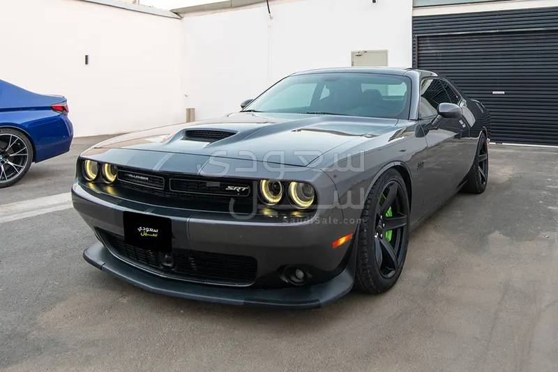 2015 دودج تشالنجر اس ار تي 8