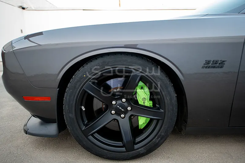 2015 دودج تشالنجر اس ار تي 8