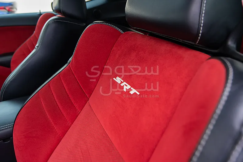 2015 دودج تشالنجر اس ار تي 8