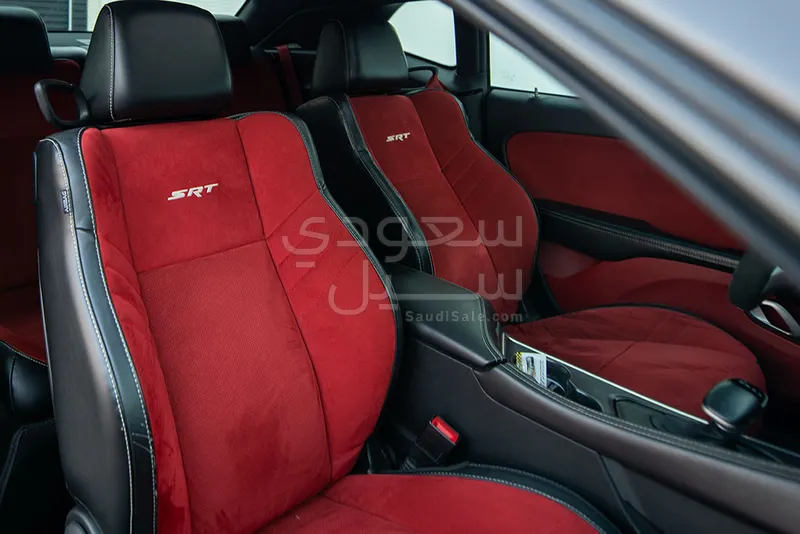 2015 دودج تشالنجر اس ار تي 8