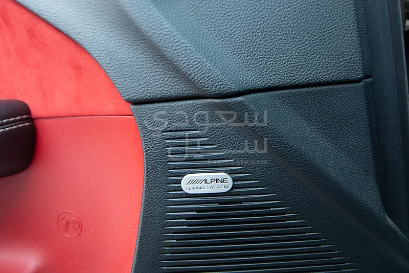 2015 دودج تشالنجر اس ار تي 8