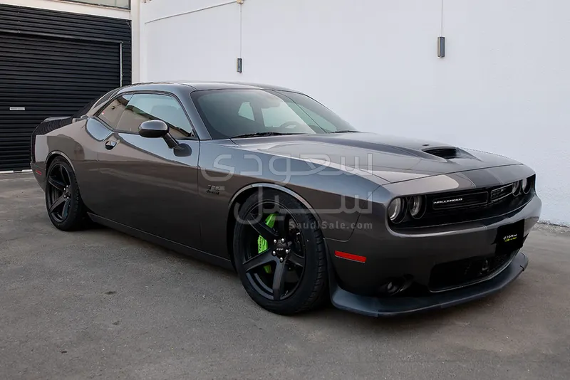 2015 دودج تشالنجر اس ار تي 8