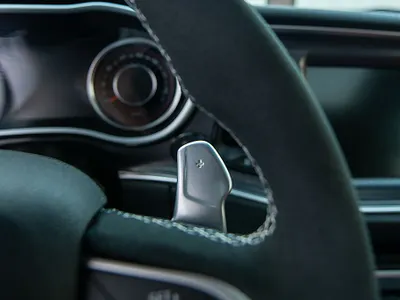 2015 دودج تشالنجر اس ار تي 8