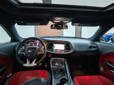 2015 دودج تشالنجر اس ار تي 8