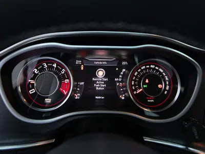 2015 دودج تشالنجر اس ار تي 8