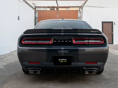 2015 دودج تشالنجر اس ار تي 8