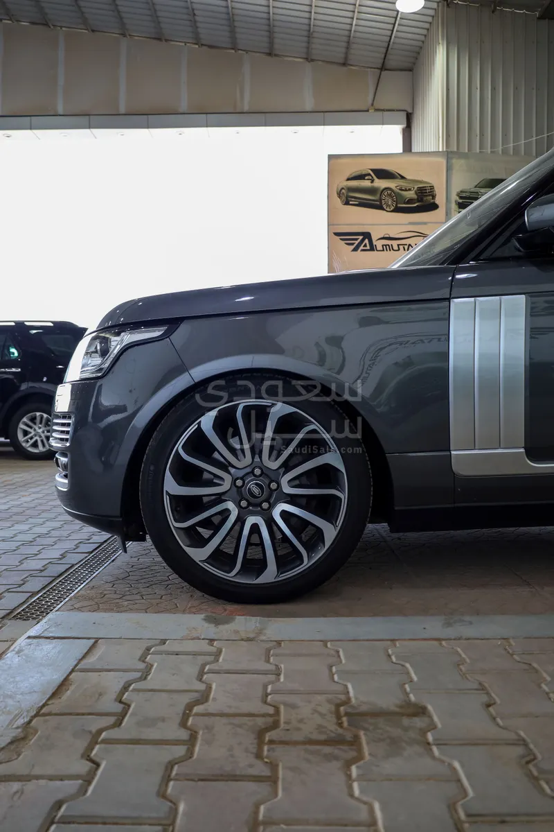 2015 لاند روفر رينج روفر سوبر تشارج