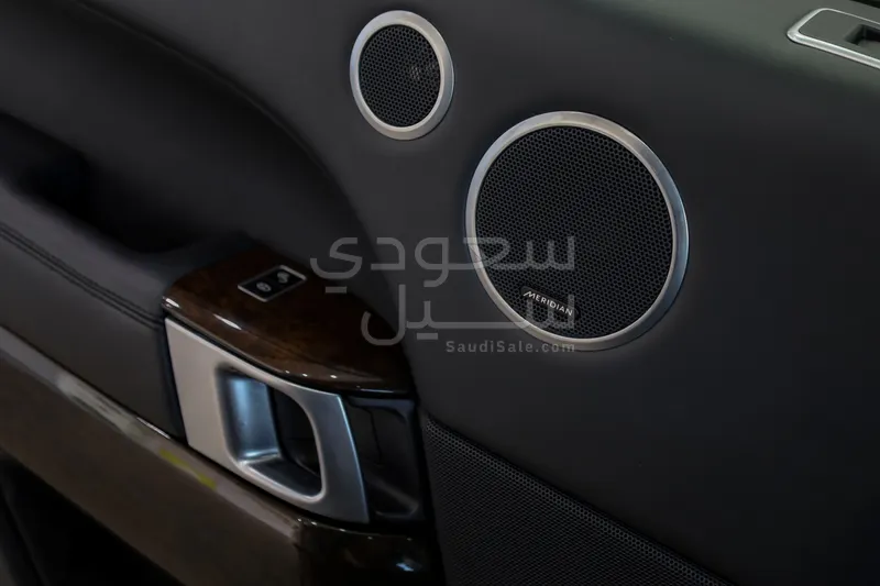 2015 لاند روفر رينج روفر سوبر تشارج