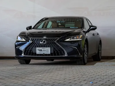 2023 لكزس إي إس 250