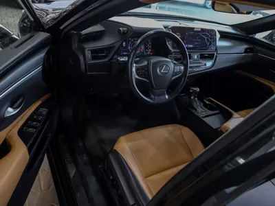 2023 لكزس إي إس 250