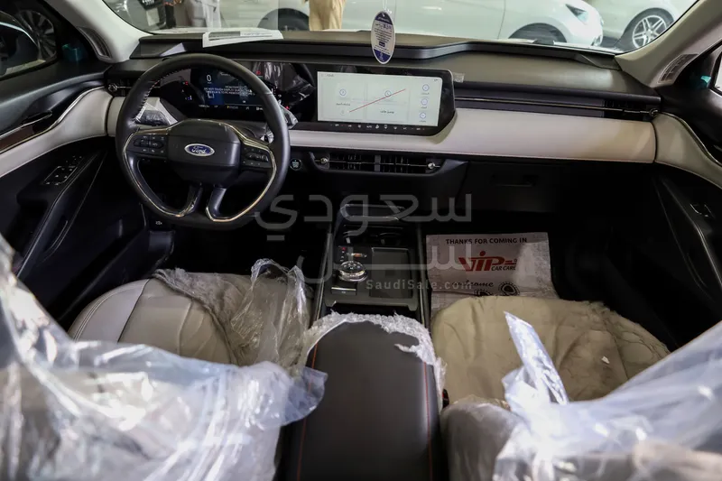 2025 فورد توروس تايتينيوم