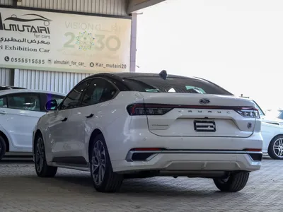 2025 فورد توروس تايتينيوم